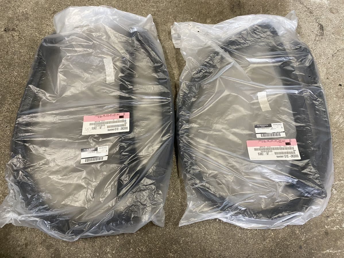 ●未使用 日産 R32 HCR32 BNR32スカイライン 純正 サイドボディ ウェザーストリップ 2ドア 左右セット★ Side body weather strip RH LH拍卖