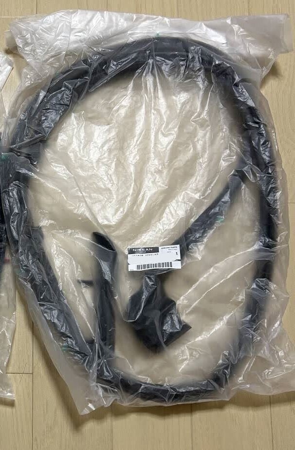 ●未使用 日産 R32 HCR32 BNR32 スカイライン 純正 フロントドア ウェザーストリップ 左 NISSAN Front door weatherstrip LH拍卖