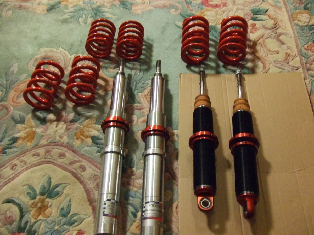 ポルシェ997CUP 未使用品サスペンションと中古サスペンションの2セット拍卖