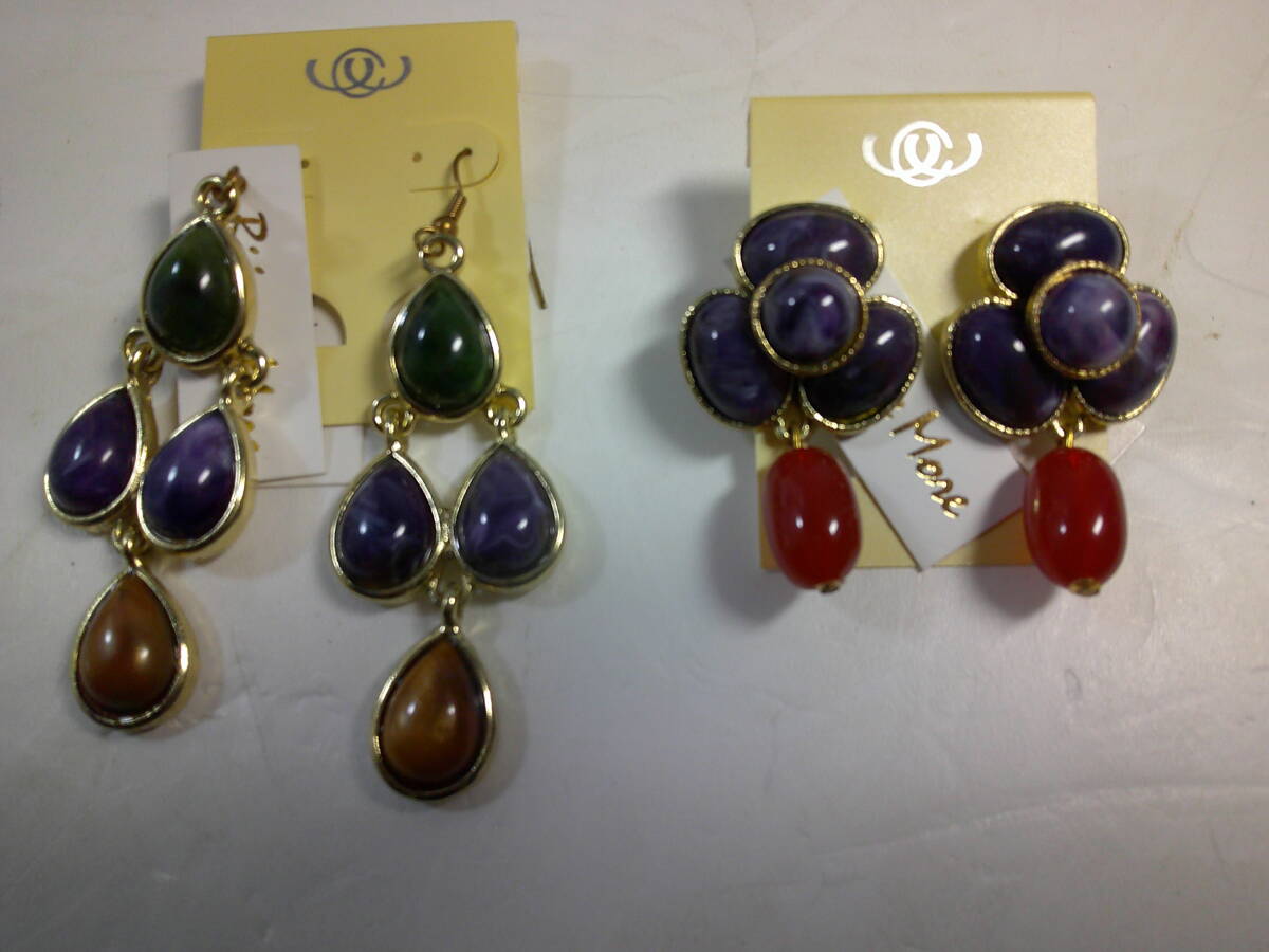 未使用 フックピアス スタッドピアス 2個 セット アクセサリー ゴージャス イミテーション 大きめ 上品 花 揺れる 結婚式 パーティ拍卖