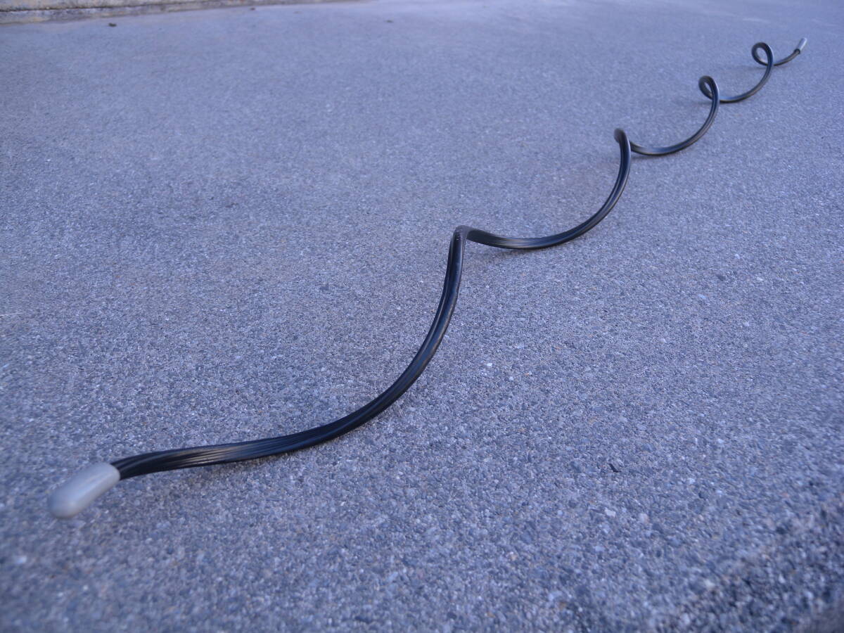 スパイラルハンガー らせん 平型ラッシングロッド 灰キャップ 内径24mm ケーブル吊架 メッセンジャーワイヤー 架空配線 20個セット ①拍卖