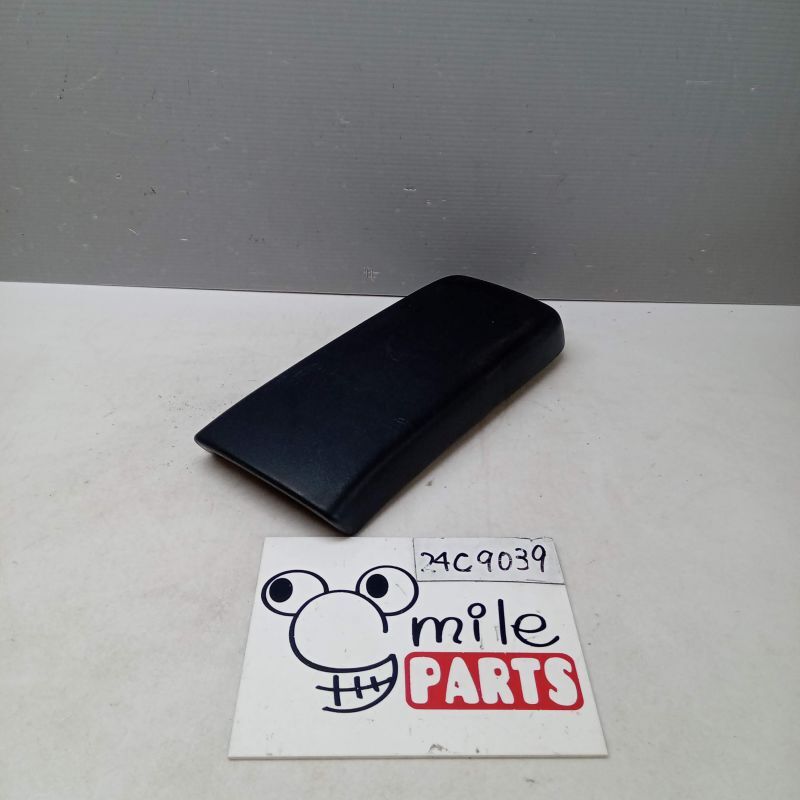 ZVW30 プリウス 純正 コンソール蓋のみ 1A6-6-1/24C9039*同梱不可拍卖