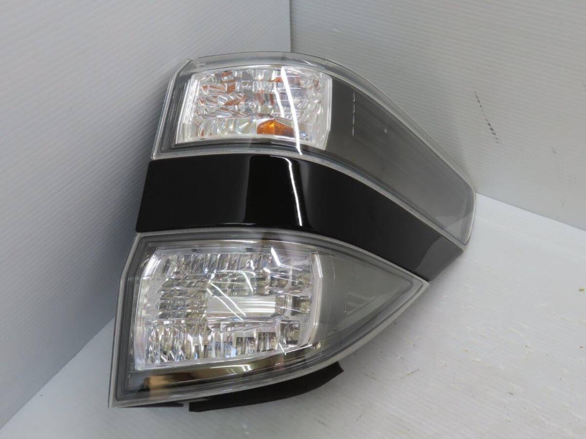 点灯OK H【M0202】H22年 DBA-ANH20W ヴェルファイア【2.4Z】テールライト右/テールランプ右【ブラック 202】【81551-58090/58-29】拍卖