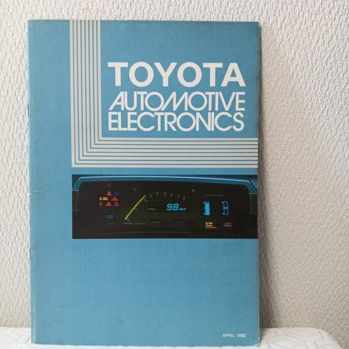 トヨタ TOYOTA AUTOMOTIVE ELECTRONICS 全40ページ 英文 解説書 1982年4月拍卖