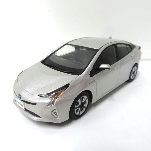 非売サンプルカー TOYOTA PRIUS 4代目プリウス 1/30 ダイキャスト ⑦4X1 スティールブロンドメタリック拍卖