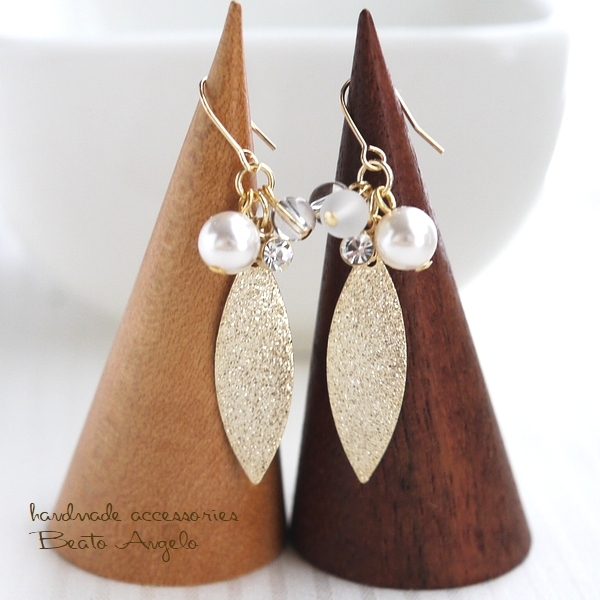 ◇◆+angelo+スターダストリーフとスノークリスタルのピアス(p-006)G 天然石 パール ラインストーン イヤリング 冬 クリスマス拍卖