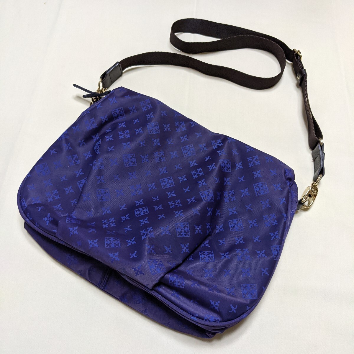 ☆PH22 russet ラシット レディース バッグ ショルダーバッグ ポシェット 紺 ネイビー パープル拍卖