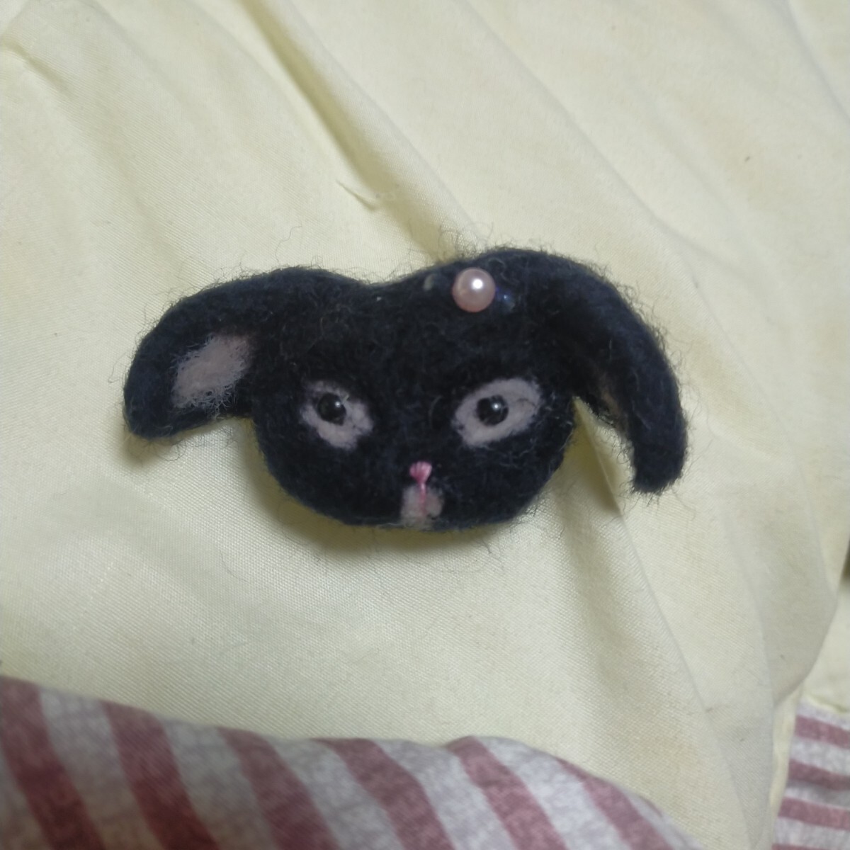 羊毛 フェルト ブローチ 黒い うさぎ拍卖