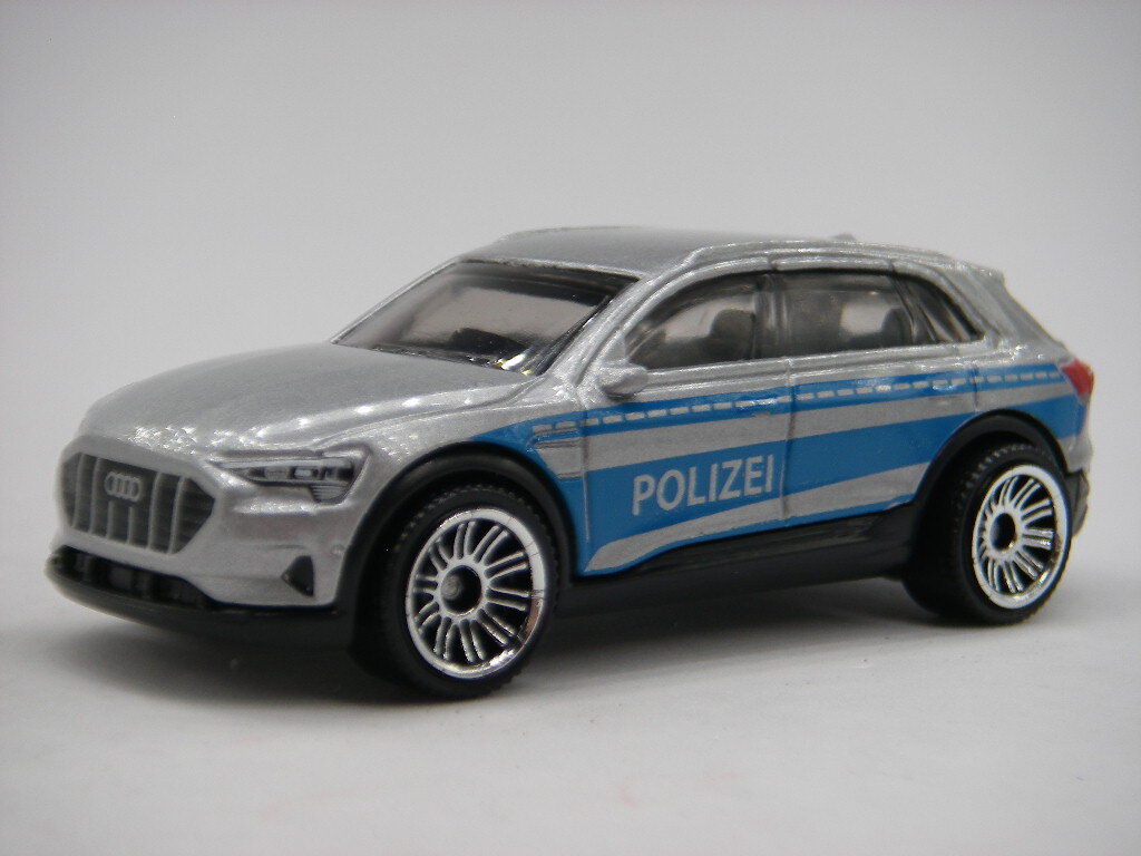 マッチボックス (銀) アウディ e-tron クアトロ POLIZEI <ルース> Matchbox拍卖