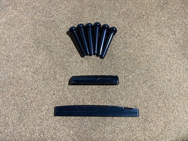 【パーツ売り】★NOBRAND★ブリッジピン・サドル・ナット★アコギ用★ブラック★PT-121拍卖