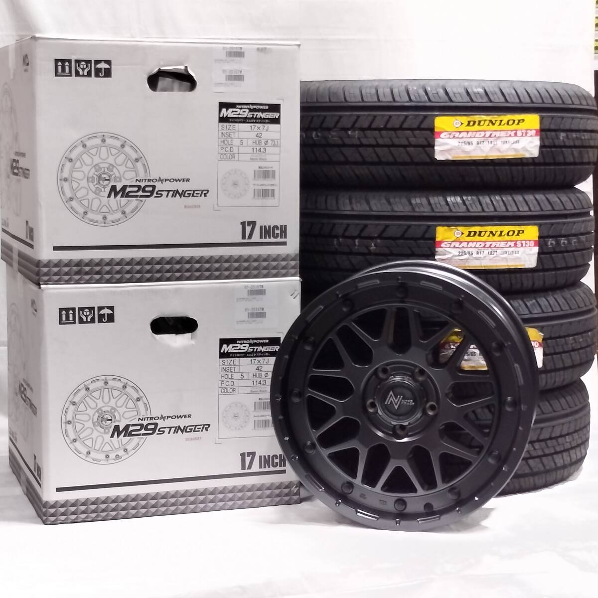 ナイトロパワー M29 スティンガー 17x7.0J+42 5H114.3 DUNLOP GRANDTREK ST30 225/65R17 ハリアー RAV4 CX-5 CX-8 アウトランダー 01-2516拍卖