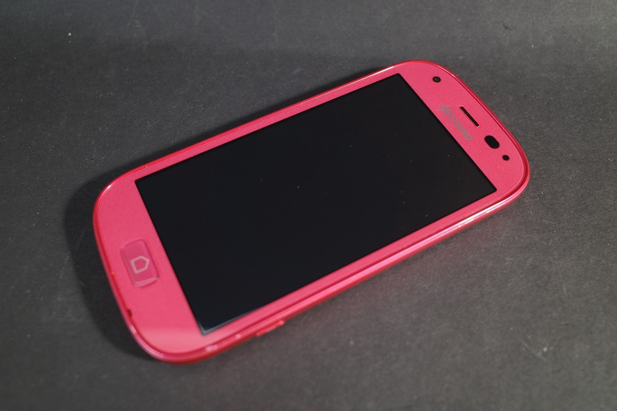 新品同様 F-04J らくらくスマートフォン4 ピンク スマホ DoCoMo 富士通 本体 白ロム拍卖