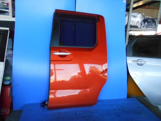 903081 ダイハツ ウェイク LA700S リヤドア左拍卖