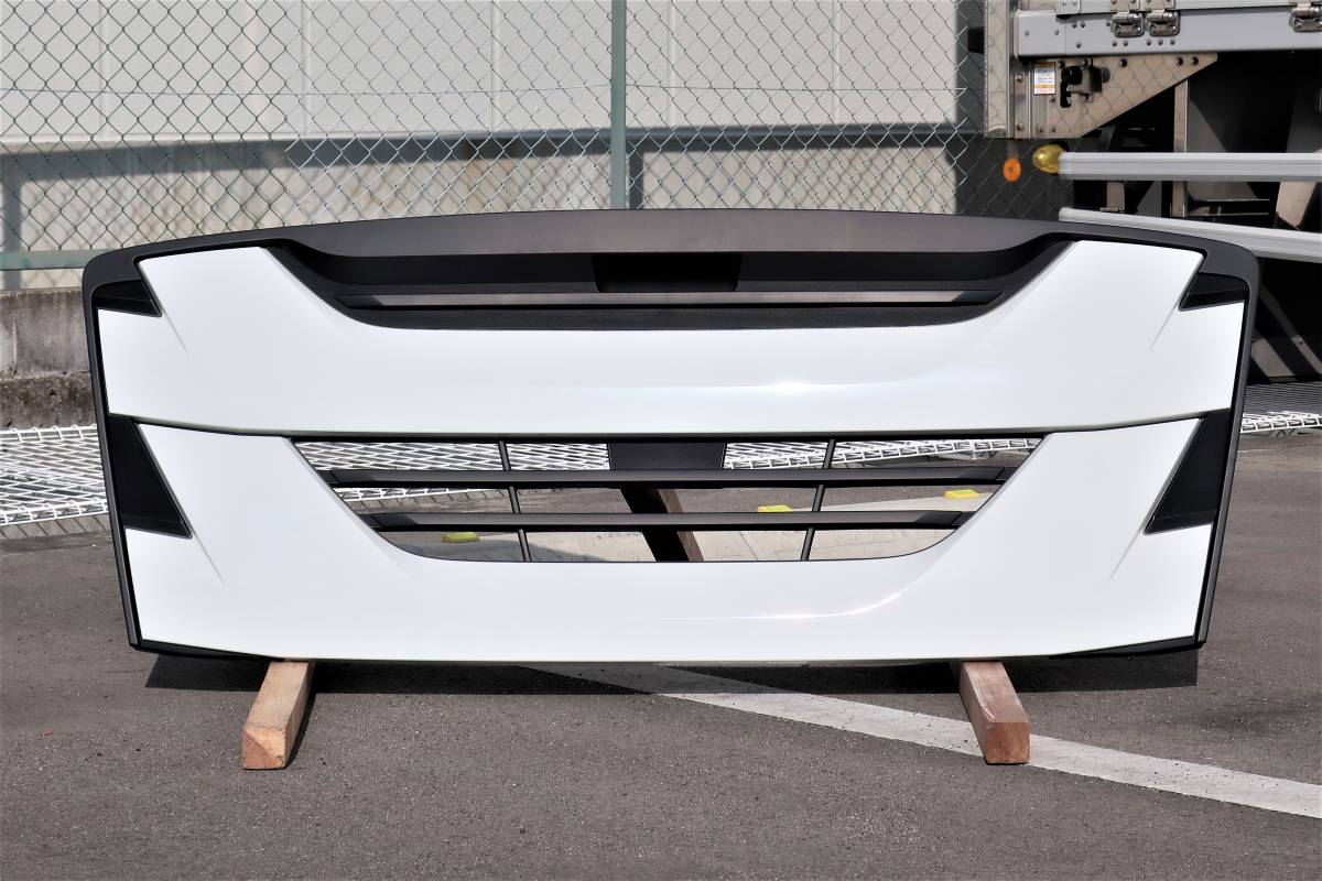 R3 2PG- CYL77C ISUZU GIGA いすゞ ギガ 10t 15t 3軸高床 純正 フロントグリル ラジエーターグリル / 白 / 新車外し NO10拍卖