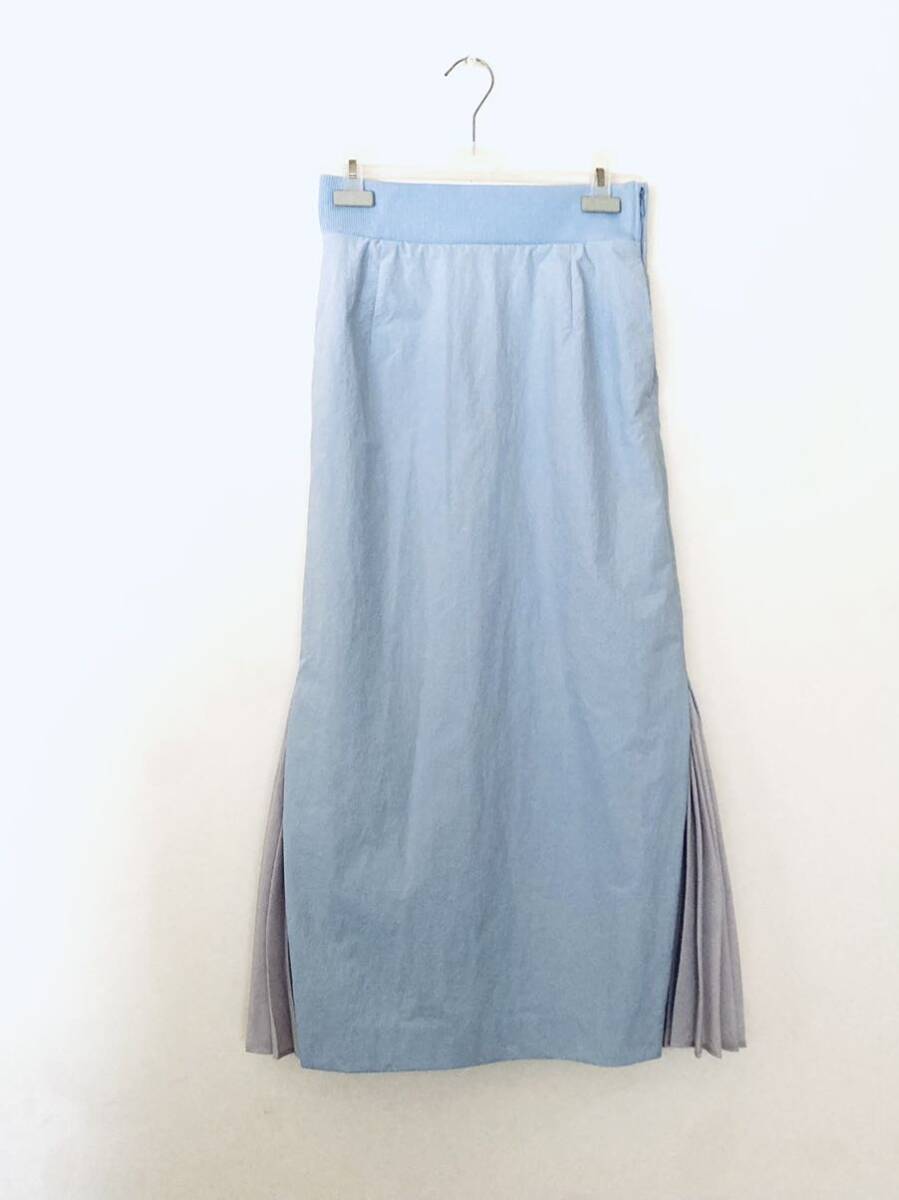 アンクレイヴ ウォッシャブル ナイロンスカート ライトブルー オンワードクローゼット 美品拍卖