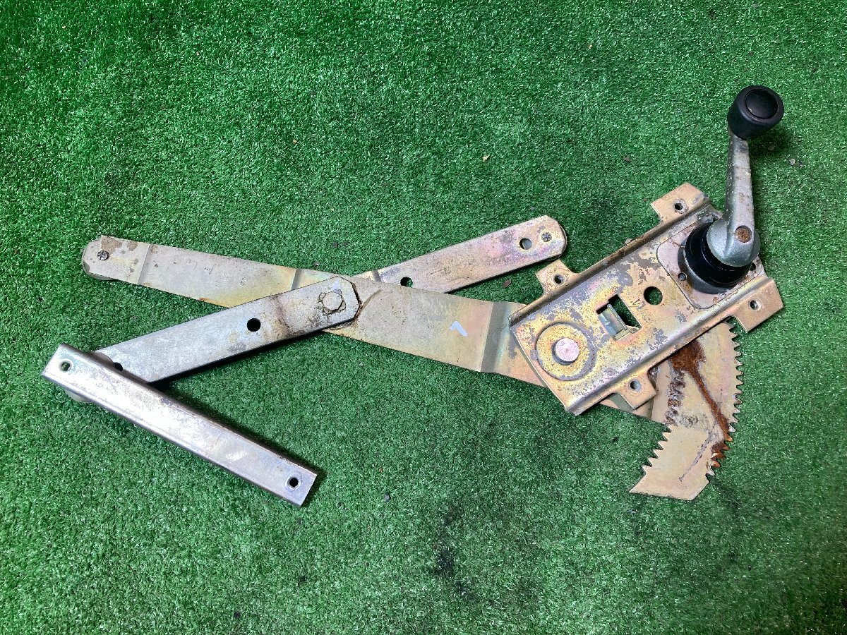 ★旧車 スバル REX K21 左ドアレギュレーター 手動 補修用 古い 中古 1972~在庫整理により値下げ中拍卖