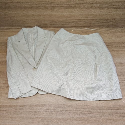 ◇ WHITE JOOLA ホワイトジョーラ フォ-マル セレモニ- ひざ丈 スカ-トスーツ サイズ7R アイボリー系 レディース E拍卖