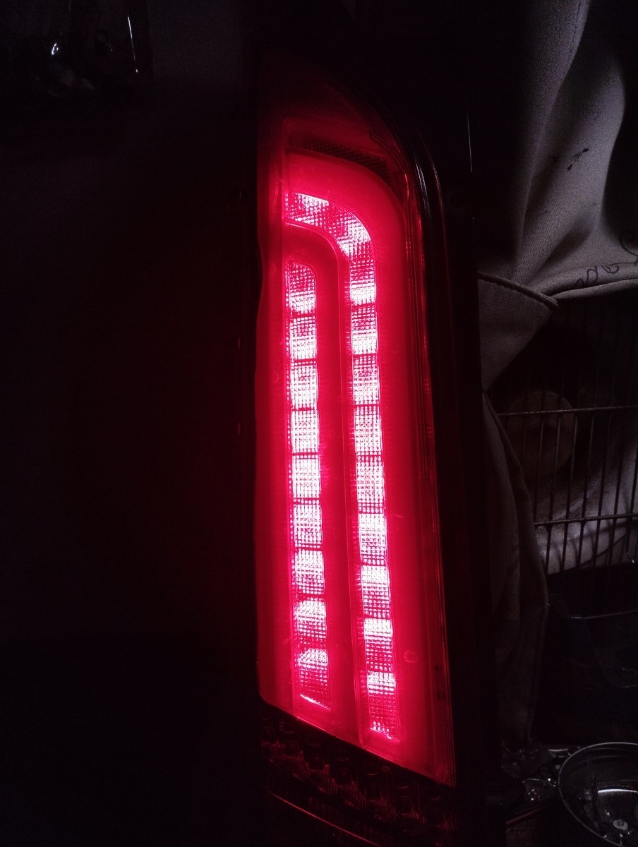 ヴァレンティ ジュエル LEDテールランプ  修理用LED ヴォクシー ノア ハイエース アルファード ヴェルファイア など拍卖