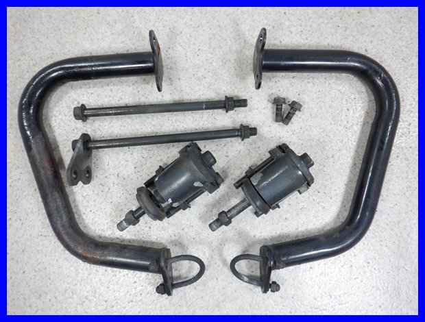 !☆セ856 ZR-7S ZR750F エンジンガード エンジンマウント エンジンハンガー 80拍卖