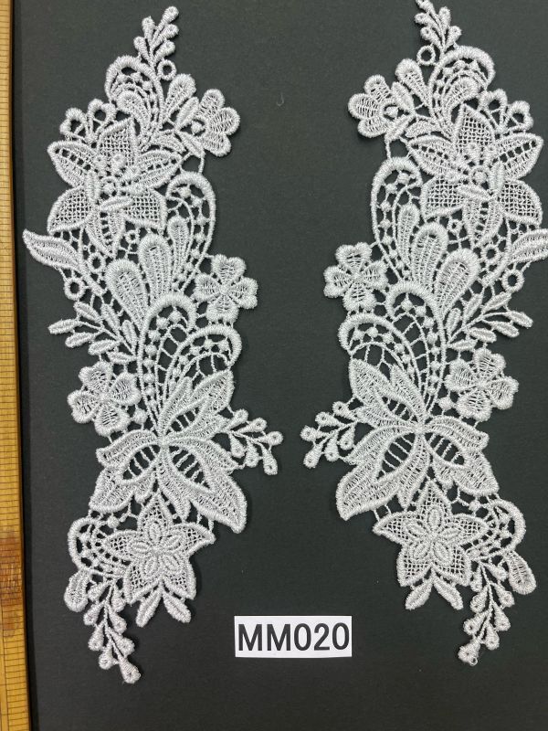 ☆(MM020)シルバー(S1)のケミカルレースのモチーフ(1ペア)拍卖