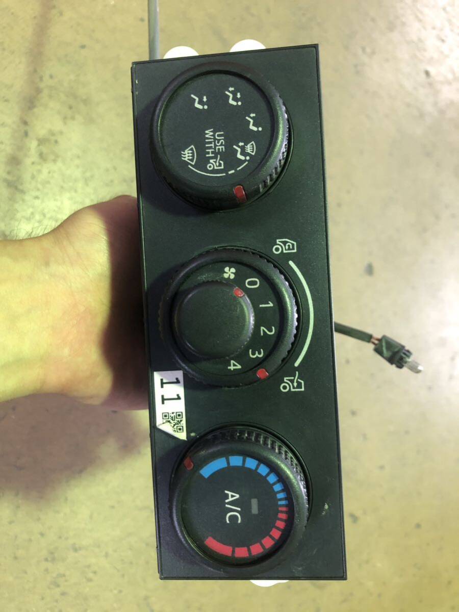 【中古良品】日野レンジャー エアコンパネル 55900-E0112拍卖