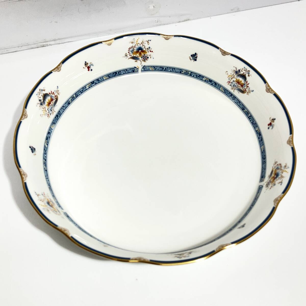 (志木)【未使用】NARUMI BONE CHINA/ナルミ ボーンチャイナ シャリラムーン サービスボウル 25cm 金彩 深大皿 拍卖
