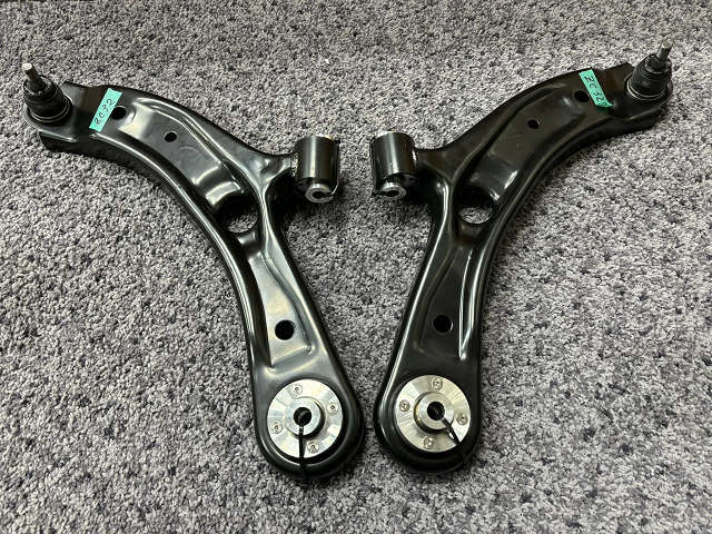 ZC32S スイフト フルピロフロントロアアーム偏芯 スーパーナウ拍卖
