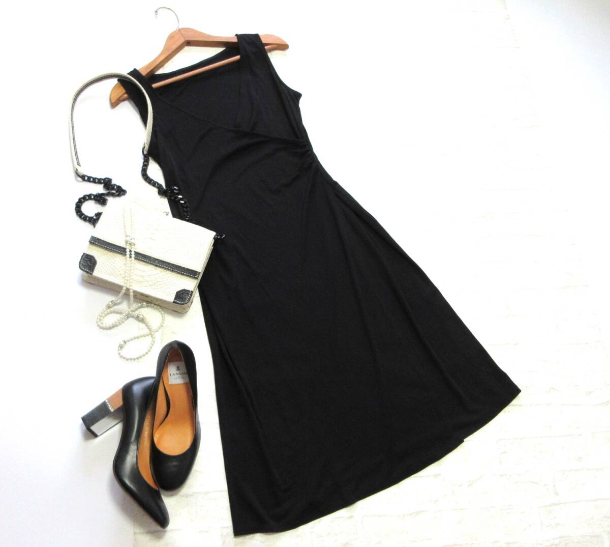 美品 送料込み MICHEL KLEIN ミッシェルクラン ブラック カシュクール ジャージー ストレッチ ワンピース ( 日本製 黒 ワンピ ラク 洗える拍卖