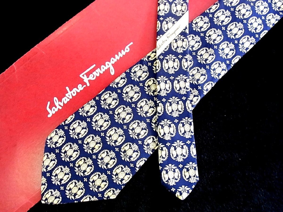 ★今週の特売★5369★高級ブランド【キャラ柄】★フェラガモ【鳥 オウム パイナップル フルーツ 柄】ネクタイ★拍卖