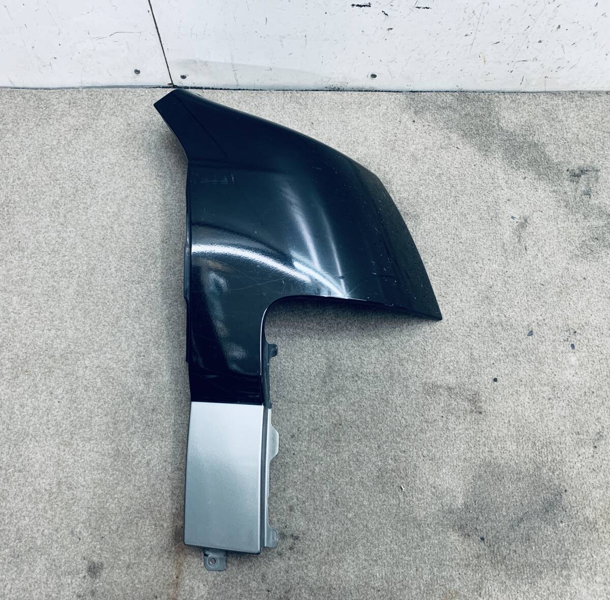 キャラバン VWME25 右フロントフェンダー/コーナーパネル 拍卖