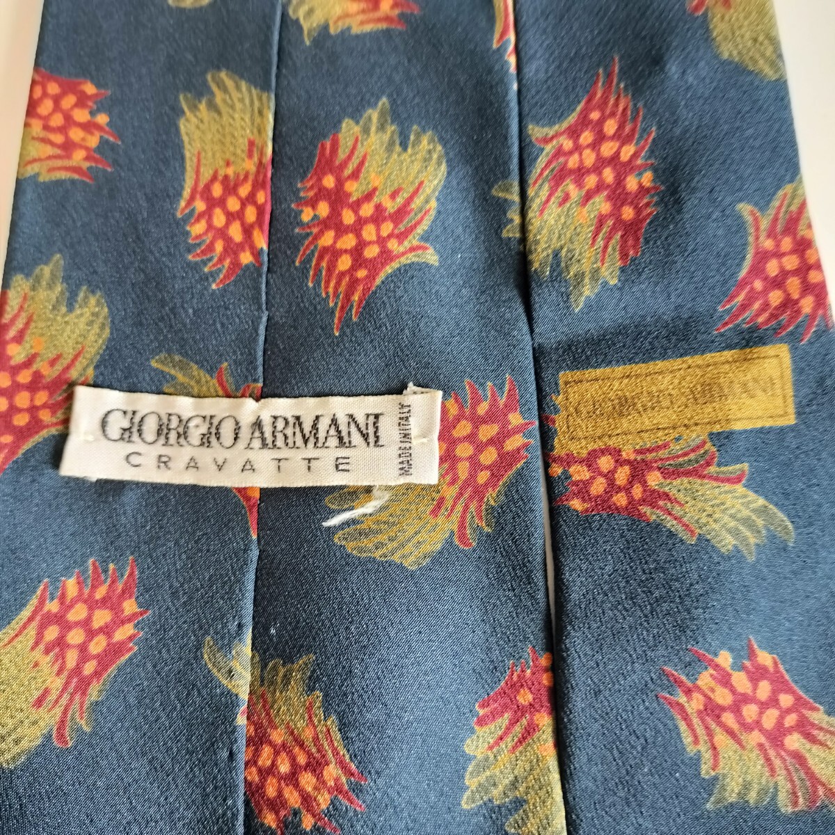 GIORGIO ARMANI(ジョルジオアルマーニ)紺赤緑葉っぱネクタイ拍卖