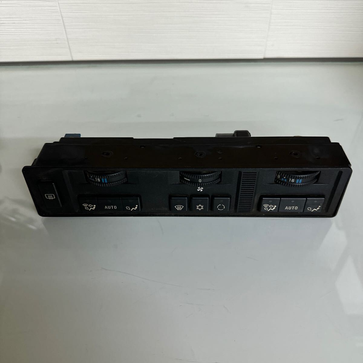 BMW/E32.34/エアコンコントロール・クライメントコントロールスイッチ【ジャンク】部品取り(750.735.535.525)拍卖