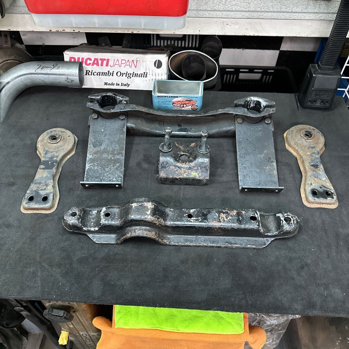 日産スカイラインジャパン【HGC211】デフマウント・メンバーステー類(4点)全数5点拍卖