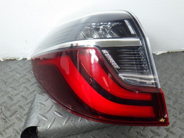 シャトル 6AA-GP7 左 テール ランプ ライト 33550-TD4-N01拍卖