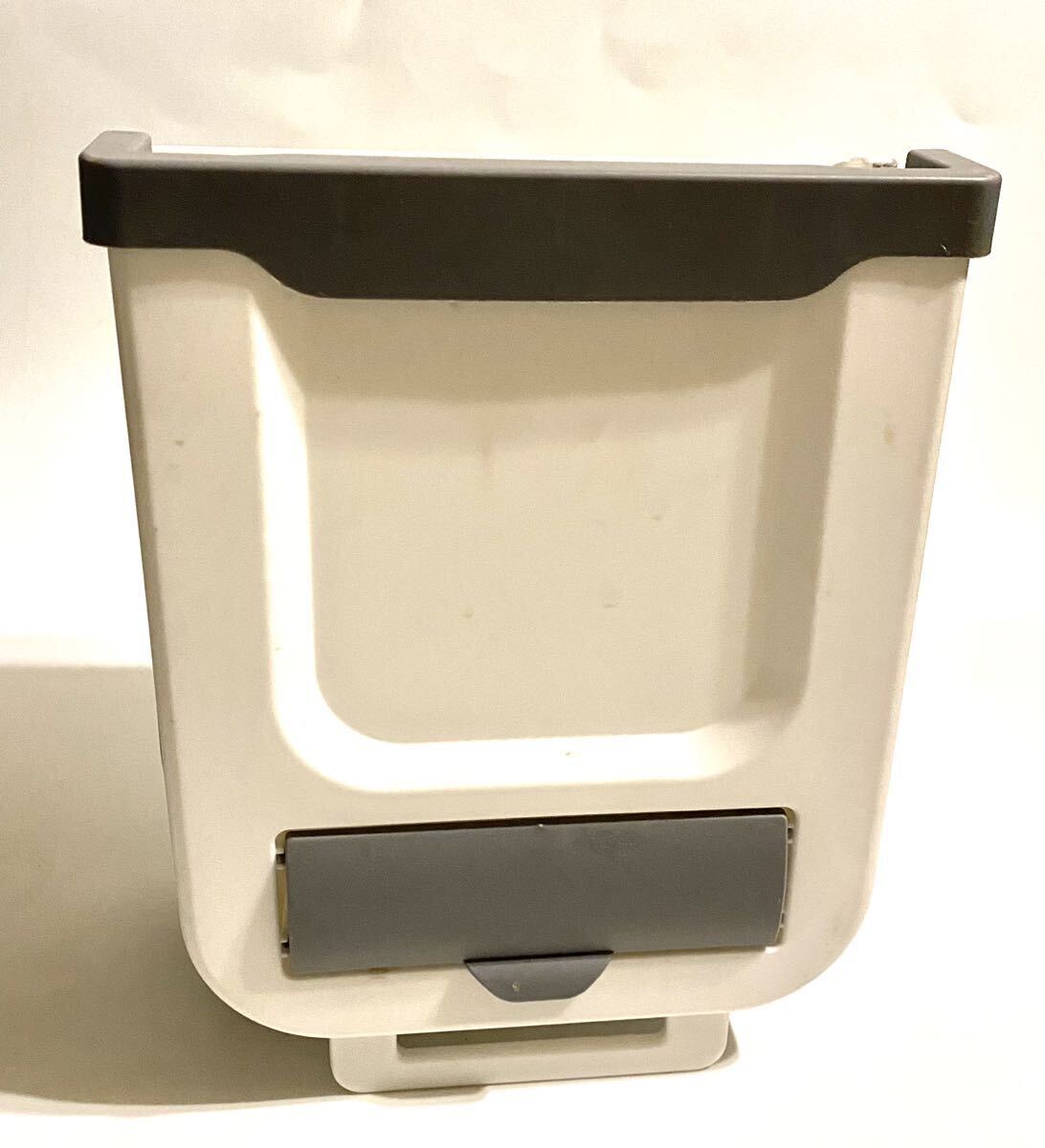 生ごみポイッ 自立もする 壁掛けキッチン用 折畳ゴミ箱 WALL HANGING GARBAGE BOX for KITCHEN拍卖