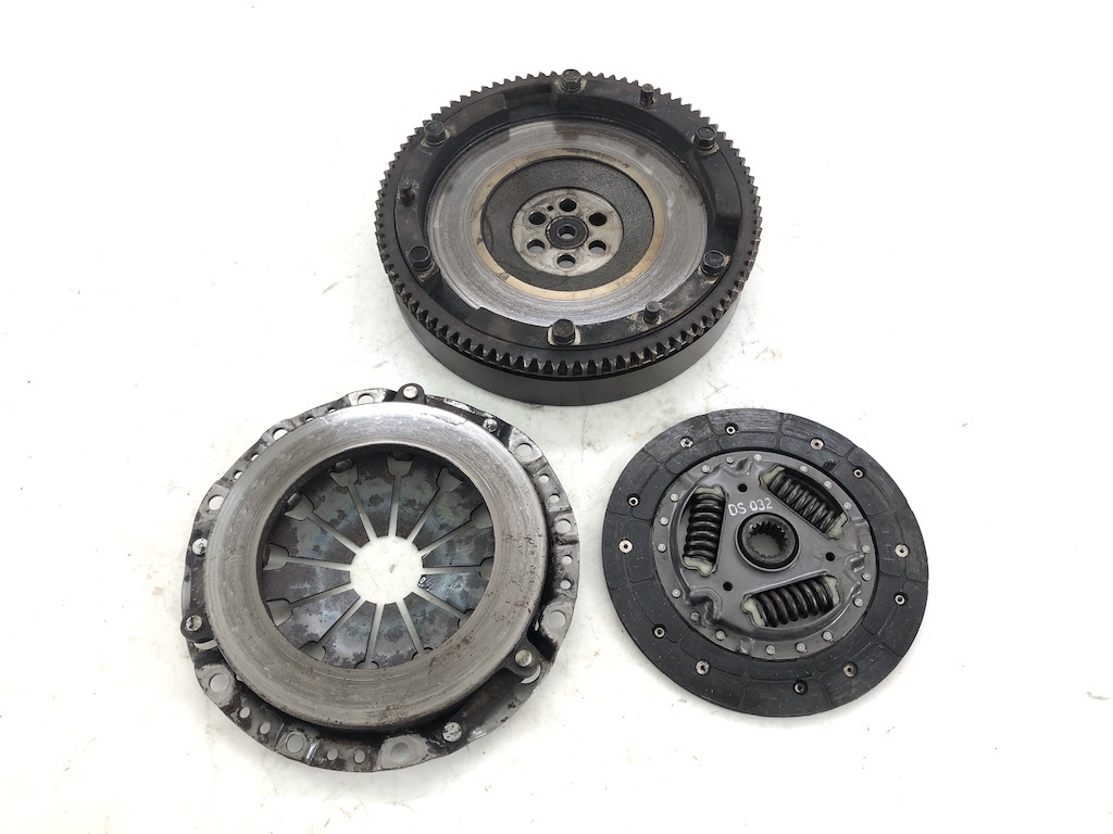 _b185158 スズキ キャリイ KU 三方開 DB52T フライホイール クラッチディスク付き F6A DA52T DA62T マツダ スクラムトラック DG52T DG62T拍卖