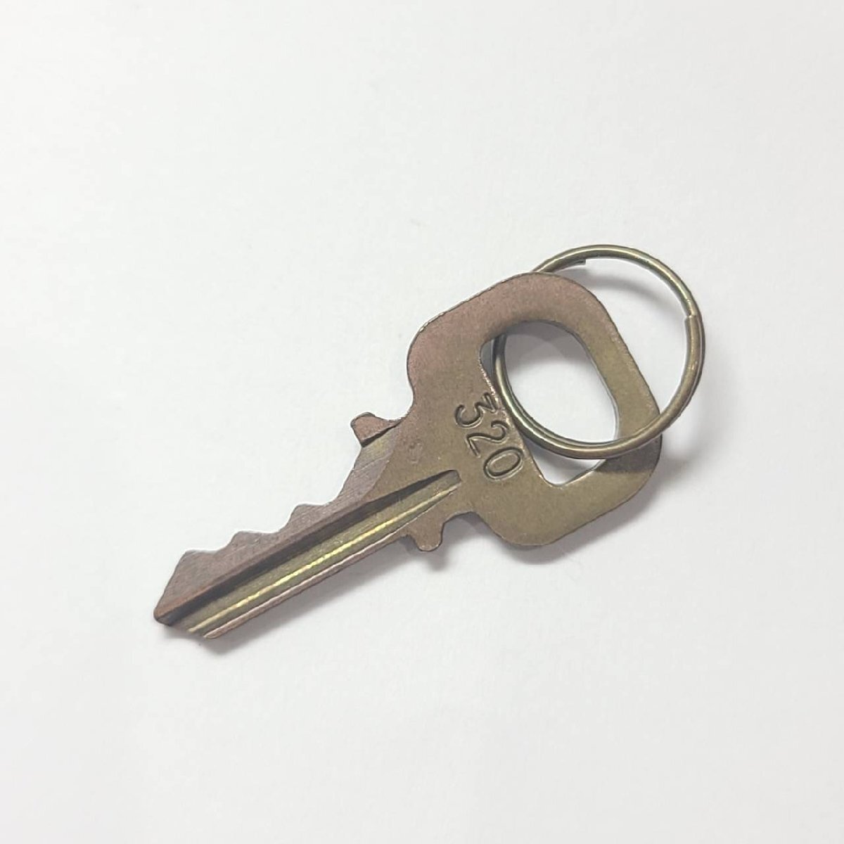 ルイヴィトン LOUIS VUITTON パドロック 南京錠 320 鍵 キー 鍵のみ ゴールド/LT320117拍卖