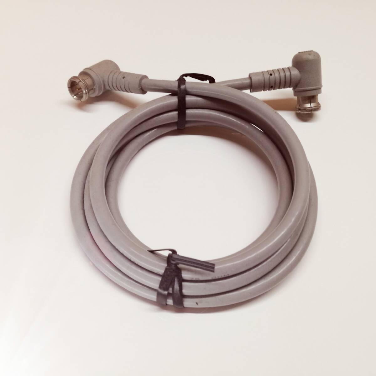 高周波用 アンテナ 同軸ケーブル 両側 L字差込プラグ 1m // SOLID CABLE S-4C-F COAXIAL 75 OHM拍卖