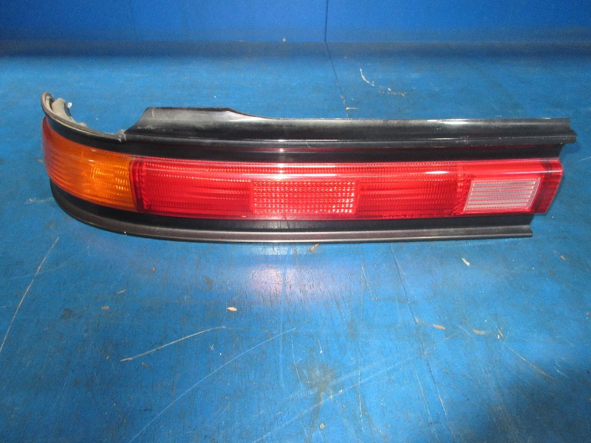 トヨタ マーク2 E-GX90 リア 左 テールランプ ライト 中古品 (K拍卖