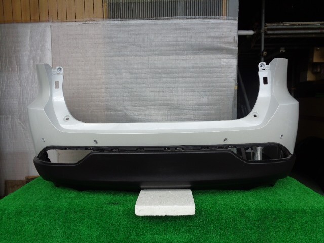 トヨタ/ハリアー AXUH80 リア上下カバーのみ ソナー穴4ヶ有 089 No.914406【品番 52159-48965-A1】拍卖