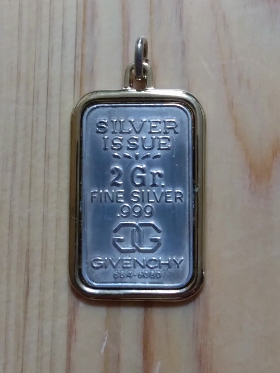 GIVENCHY(ジバンシィ) FINE SILVER.999プレートペンダントトップ カラー:シルバー系×ゴールド系 刻印:FINE SILVER.999拍卖