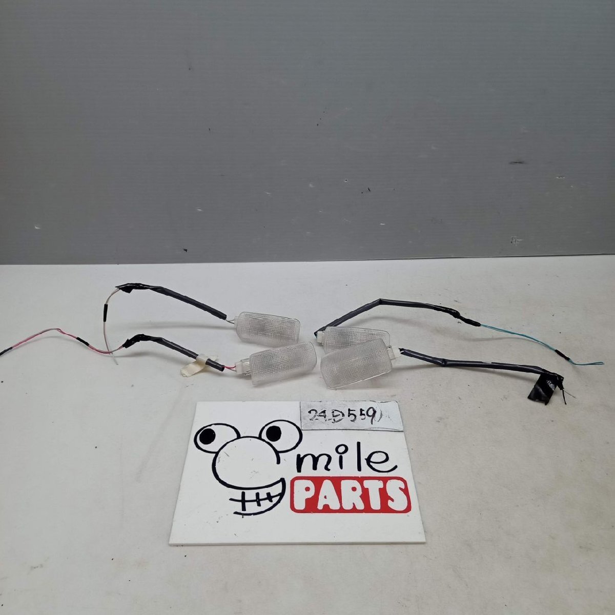 ANA15/ANA10 マークXジオ 純正 カーテシランプ4個 2Z6-23-1/24D559*同梱不可拍卖