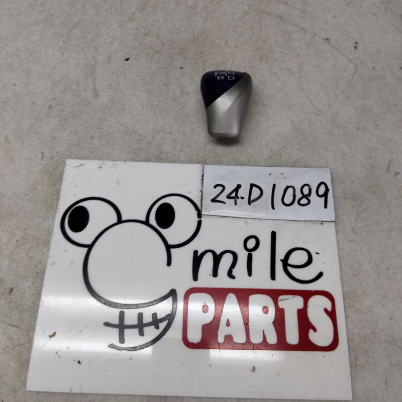 ZVW30 プリウス 純正 シフトノブ 2Z6-23-7/24D1089*同梱不可拍卖