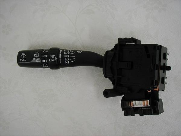 トヨタ純正 時間調整式間欠ワイパースイッチレバー ハイエース 200系(2013年11月迄)拍卖