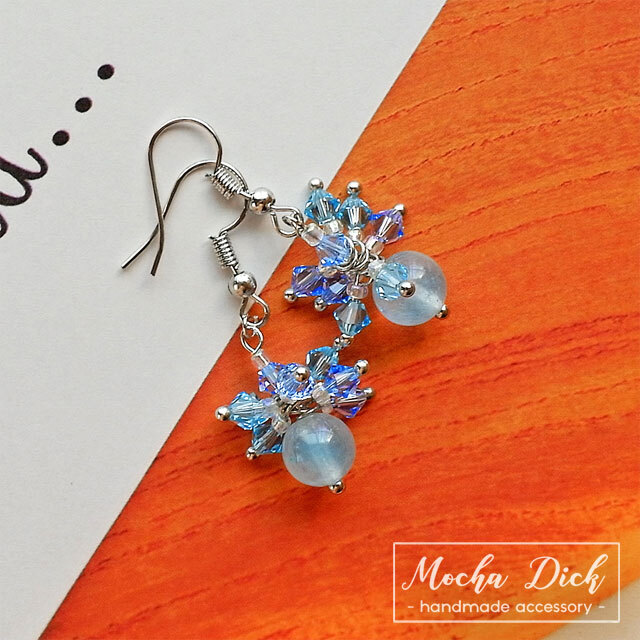 スワロフスキークリスタルとスカイブルークォーツァイトのピアス拍卖