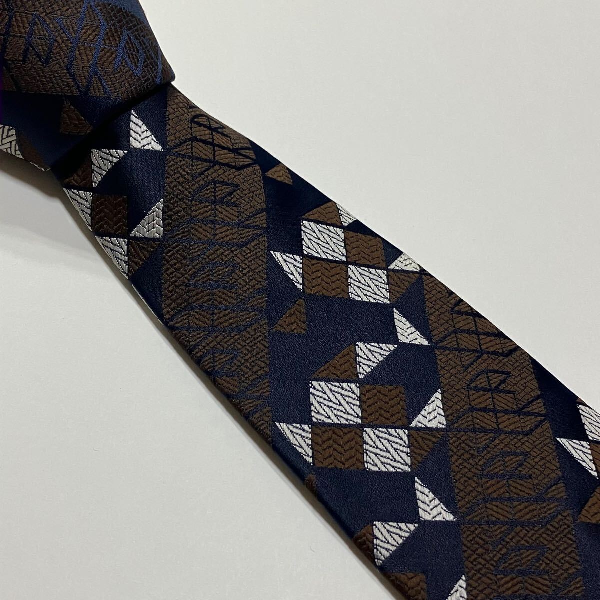 ヴィンテージ パターン柄 ジャガード デザイン ポリ アセテート ネクタイ 国産品 古着 ネイビー ブラウン ホワイト 312-9拍卖
