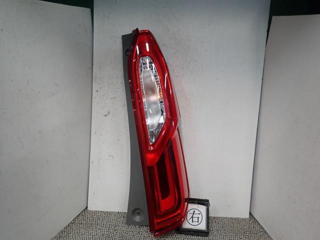 N-BOX DBA-JF3 右テールランプ B593M 33501-TTA-N01拍卖