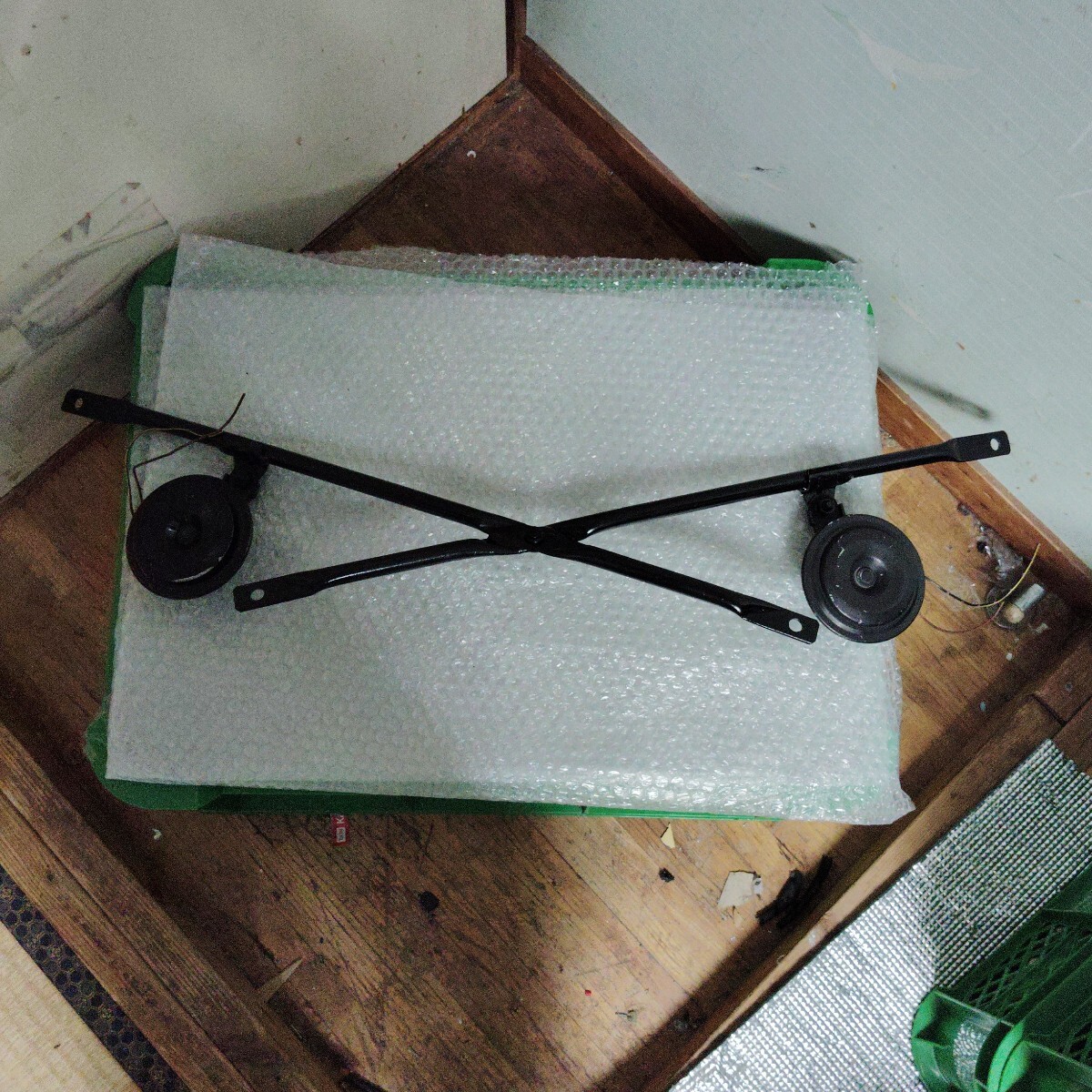 メルセデス・ベンツR107 W123 W124 W126 R129 W140 W201 W210 ホーン/クラクション&ホーンブレード 003 542 83 20 / 003 542 31 20 拍卖