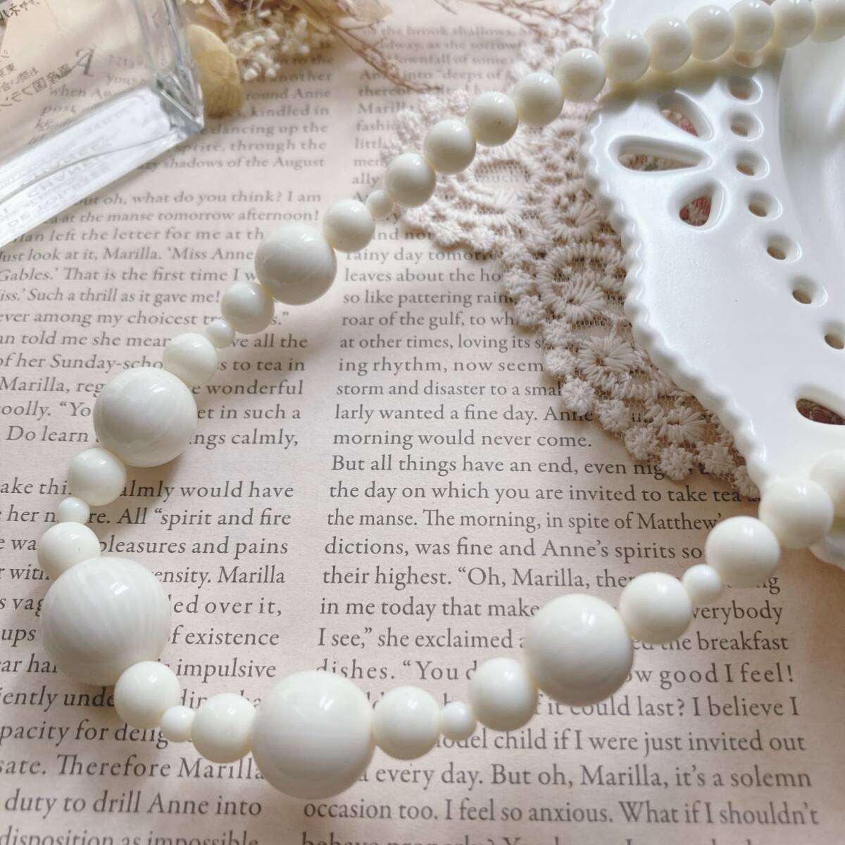 ヴィンテージネックレス ショート ホワイト系 レトロ 美品 軽量 かわいい☆Vintage jewelry accessoriesk08923拍卖