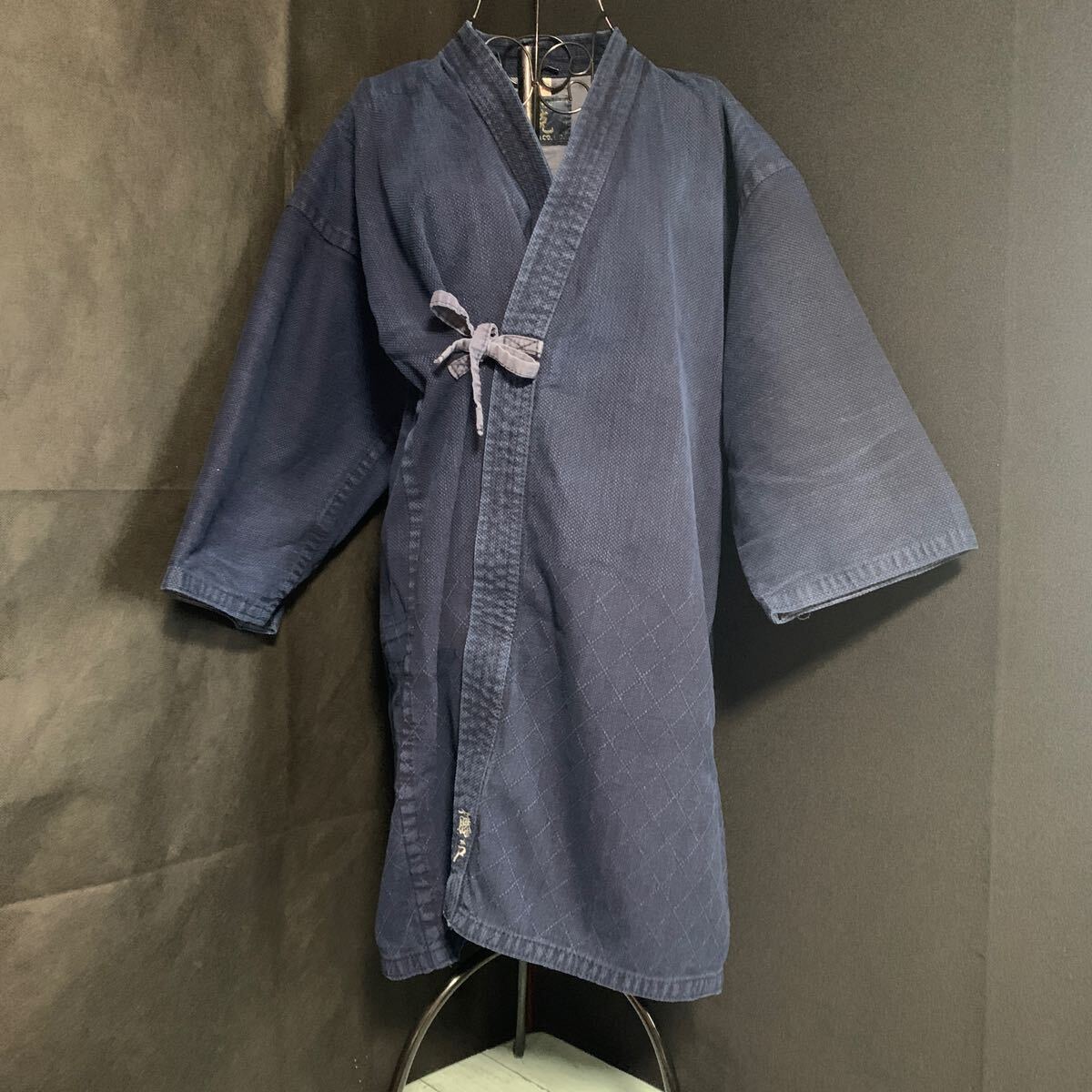 ☆剣道着 剣道衣 克 藍染 刺し子 木綿 古布 古着 リメイク素材 上着 生地 ハンドメイド 型染め 絣 パッチワーク (A-372)拍卖